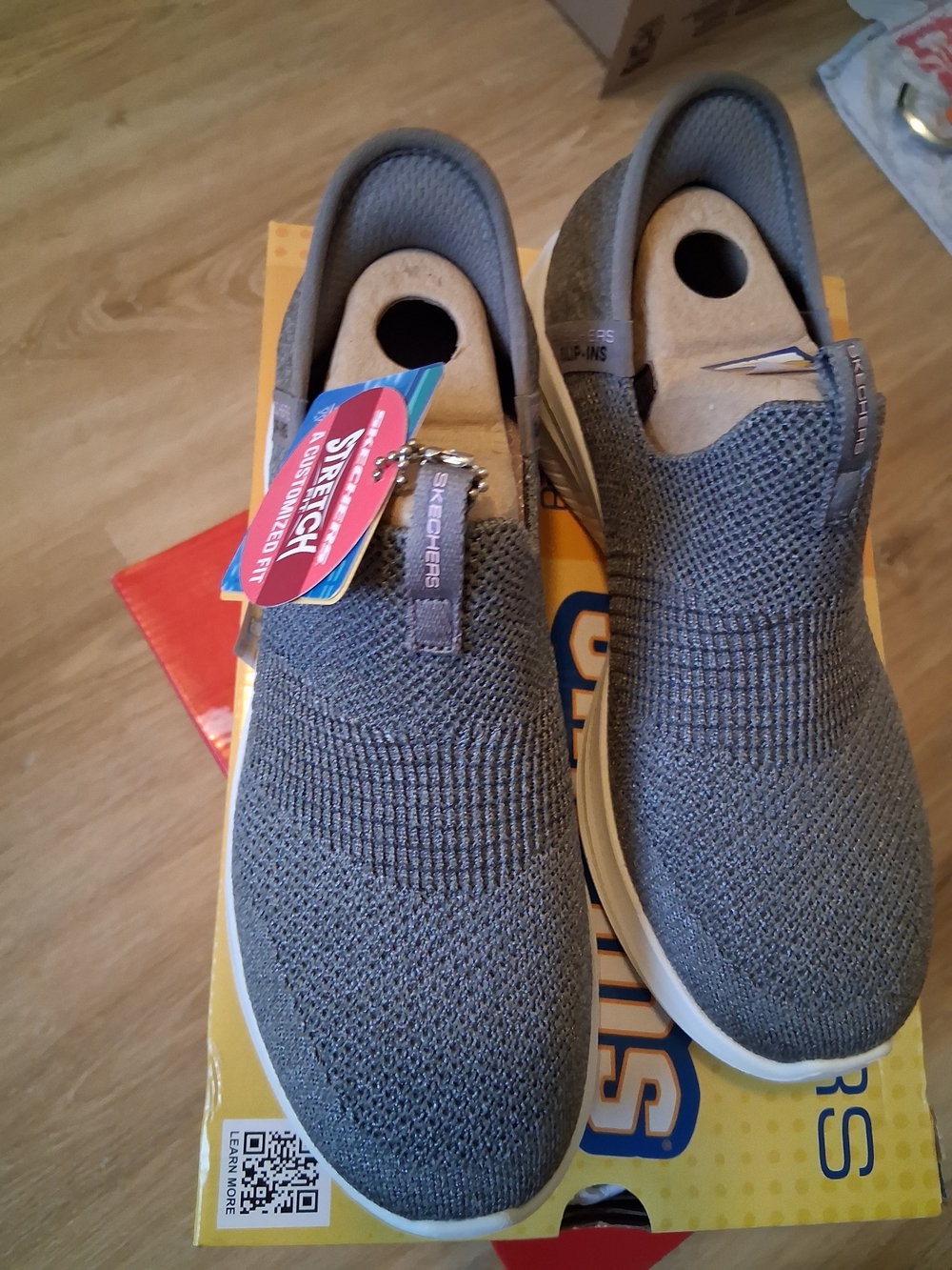 Skechers US Women's Size 5W Wide FIT Slip-On Knit Walking Shoes